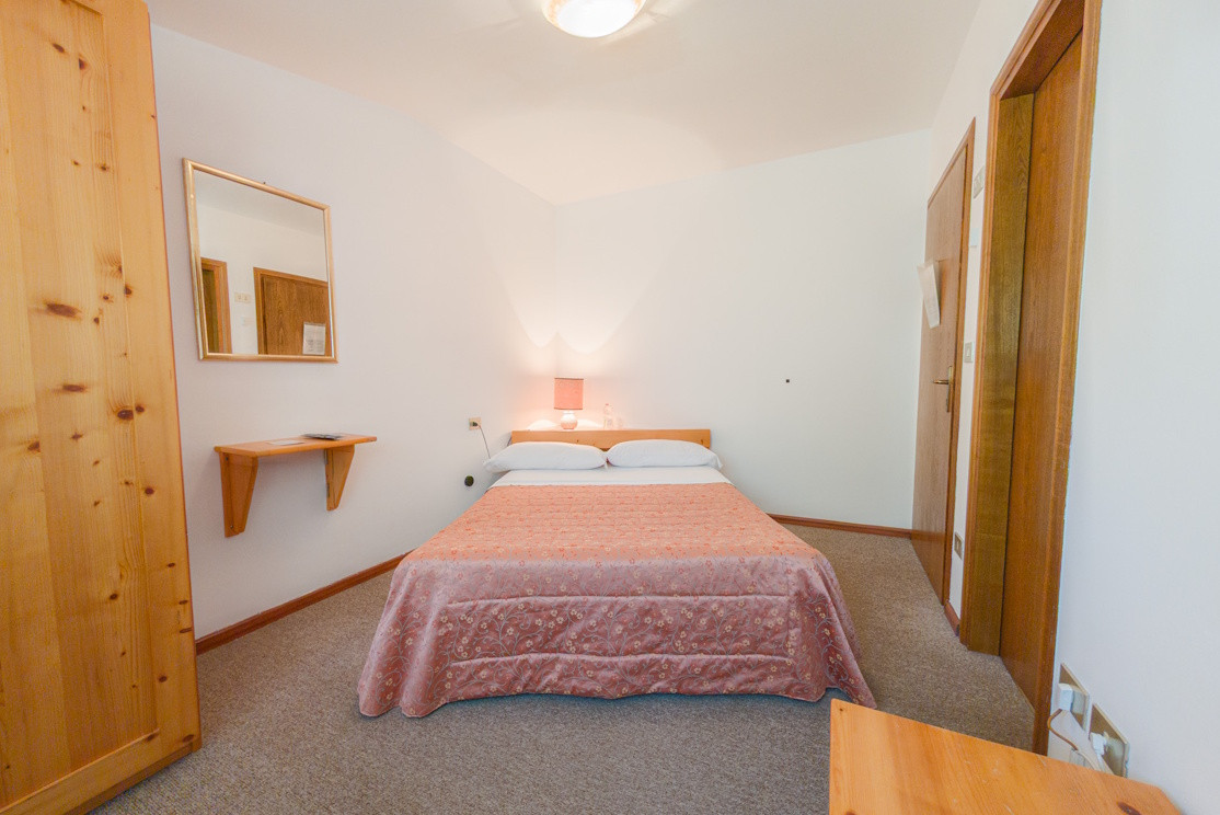 media.camera-doppia-piccola-2-leres-pastry-hotel